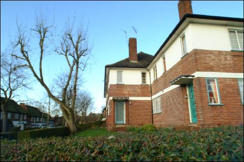 26 Hollyoake Walk
